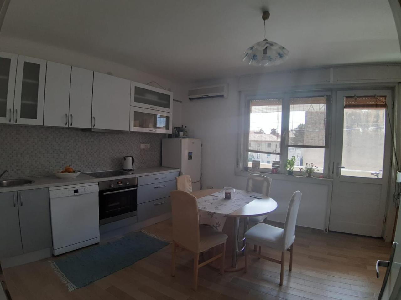 Nina, Apartment In City Centre สปลิท ภายนอก รูปภาพ
