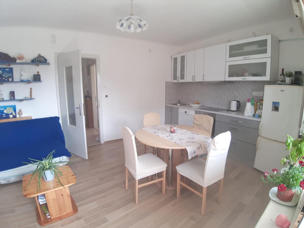 Nina, Apartment In City Centre สปลิท ภายนอก รูปภาพ